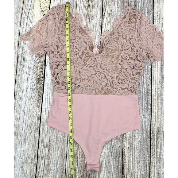 Boohoo Premium Eyelash Lace Bodysuit Size Large Rose‎ Pink V-Neck NWT - Picture 6 of 8